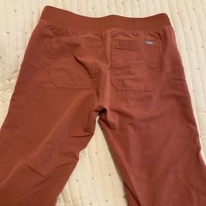 Figs Livingston Scrub Pants in Mauve